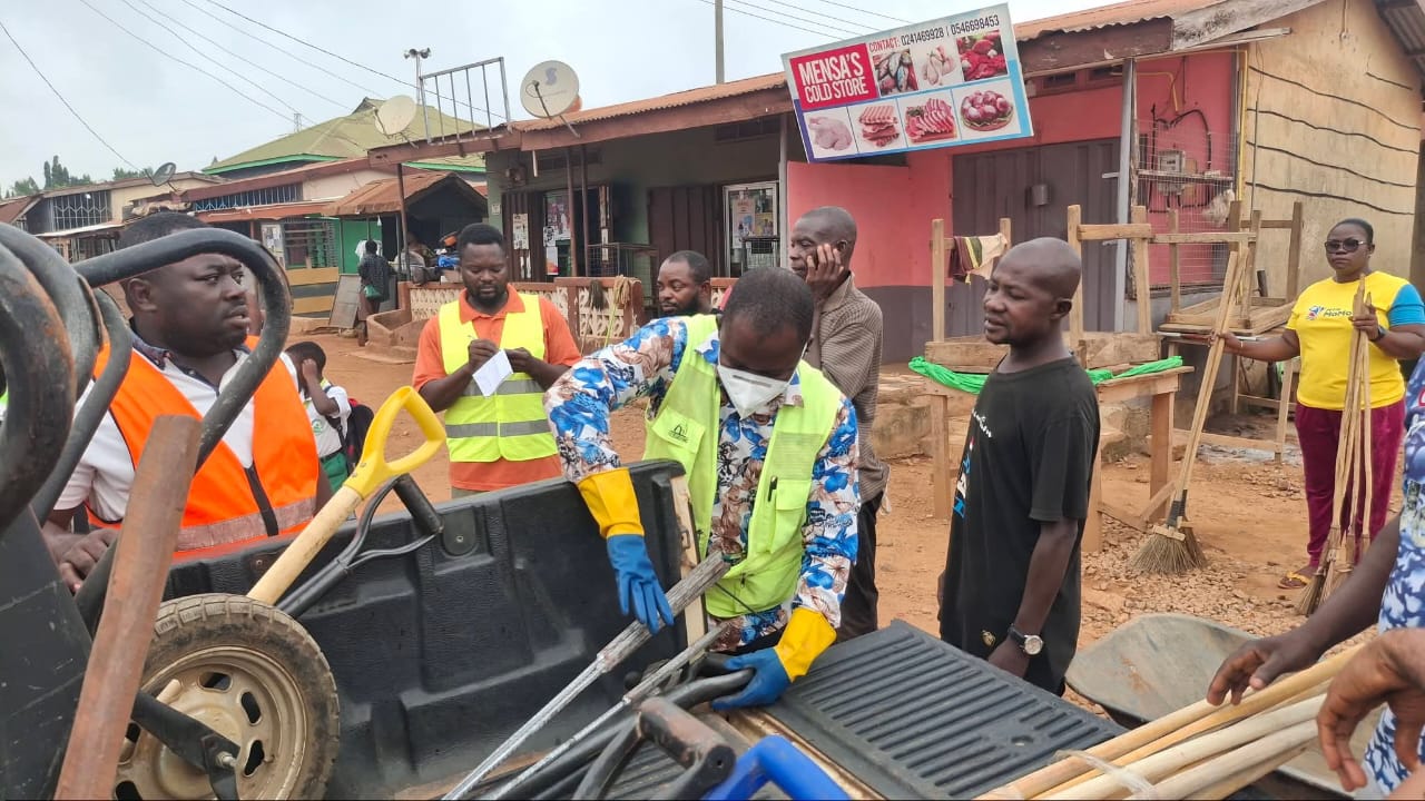 DCE, HON. CHARLES KOFI OGBEH JOINS CLEAN UP EXERCISE AT DADWEN KYEKYEWERE ON 3RD MARCH, 2026